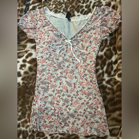 Dresses & Skirts - Floral Lace Trim Dress